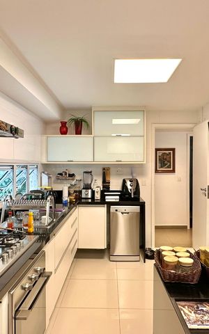Apartamento para alugar com 260m², 4 quartos e 3 vagas