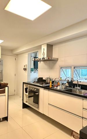 Apartamento para alugar com 260m², 4 quartos e 3 vagas