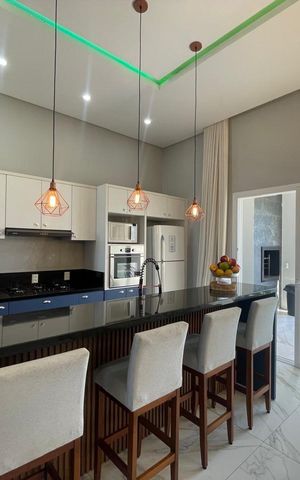 Casa à venda com 138m², 3 quartos e 2 vagas