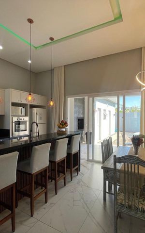 Casa à venda com 138m², 3 quartos e 2 vagas