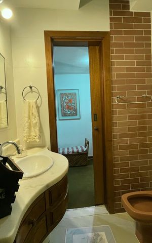 Apartamento à venda com 205m², 4 quartos e 2 vagas Apartamento à venda com 205m², 4 quartos e 2 vagasBanheiro social