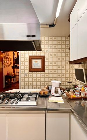 Apartamento à venda com 205m², 4 quartos e 2 vagas Apartamento à venda com 205m², 4 quartos e 2 vagasCozinha