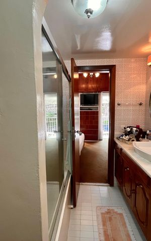 Apartamento à venda com 205m², 4 quartos e 2 vagas Apartamento à venda com 205m², 4 quartos e 2 vagasSuite