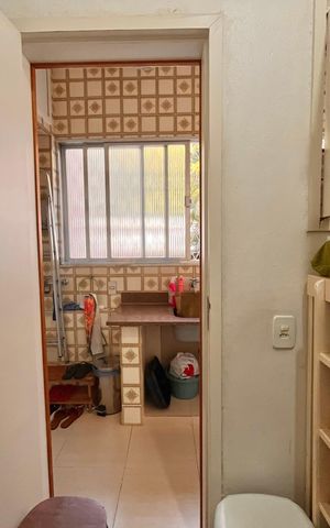 Apartamento à venda com 205m², 4 quartos e 2 vagas Apartamento à venda com 205m², 4 quartos e 2 vagasQuarto de Serviço