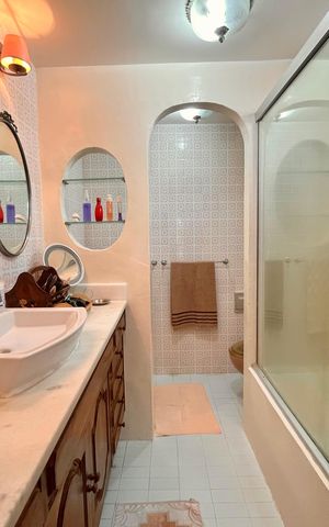 Apartamento à venda com 205m², 4 quartos e 2 vagas Apartamento à venda com 205m², 4 quartos e 2 vagasBanheiro da Suíte