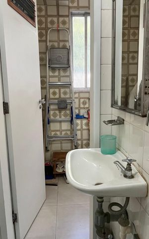 Apartamento à venda com 205m², 4 quartos e 2 vagas Apartamento à venda com 205m², 4 quartos e 2 vagasBanheiro de serviço