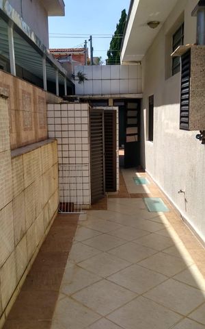 Casa à venda com 251m², 4 quartos e 3 vagasÁrea externa