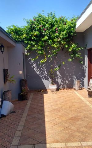 Casa à venda com 251m², 4 quartos e 3 vagasÁrea externa