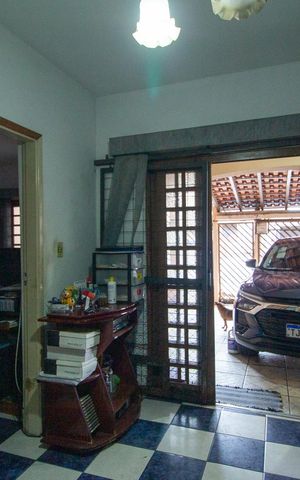Casa para alugar com 200m², 3 quartos e 2 vagas Casa para alugar com 200m², 3 quartos e 2 vagasSala