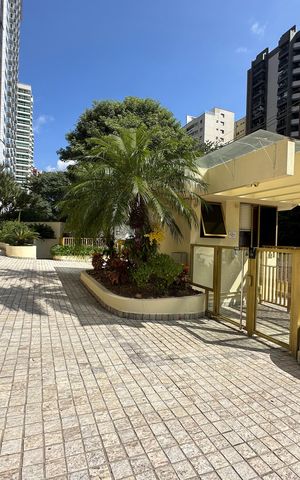 Apartamento para alugar com 107m², 3 quartos e 2 vagas Apartamento para alugar com 107m², 3 quartos e 2 vagasFachada e portaria