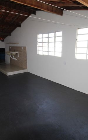 Casa para alugar com 136m², 2 quartos e 1 vagaÁrea de Serviço 2