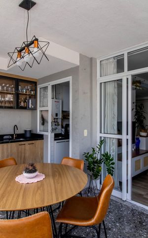 Apartamento à venda com 60m², 2 quartos e 1 vaga Apartamento à venda com 60m², 2 quartos e 1 vagaVaranda