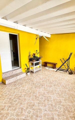 Casa à venda com 134m², 2 quartos e 2 vagas