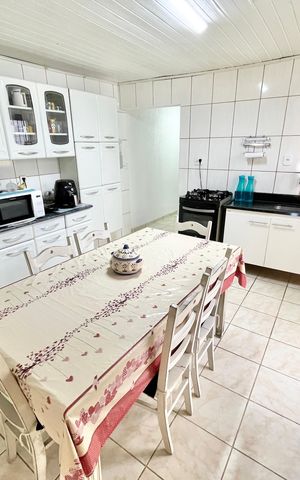 Casa à venda com 134m², 2 quartos e 2 vagas