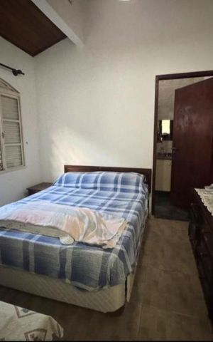 Casa à venda com 133m², 2 quartos e 2 vagas Casa à venda com 133m², 2 quartos e 2 vagasSuíte