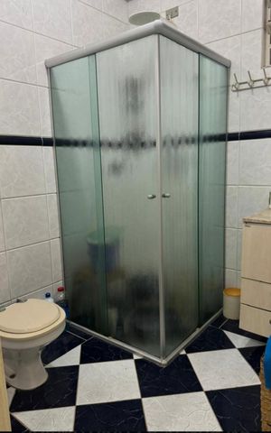 Casa à venda com 133m², 2 quartos e 2 vagas Casa à venda com 133m², 2 quartos e 2 vagasBanheiro