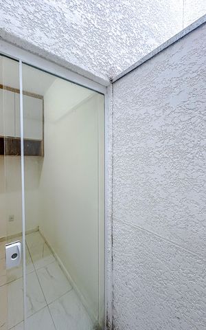 Apartamento à venda com 29m², 2 quartos e sem vagaVaranda