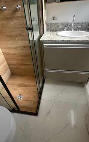 Apartamento à venda com 71m², 2 quartos e 1 vaga Apartamento à venda com 71m², 2 quartos e 1 vagaBanheiro da Suíte