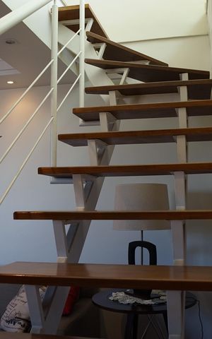 Apartamento à venda com 190m², 3 quartos e 4 vagasEscada