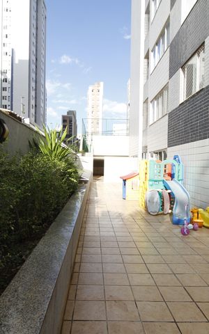 Apartamento à venda com 140m², 4 quartos e 2 vagasÁrea comum - Playground