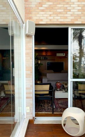 Apartamento à venda com 165m², 2 quartos e 3 vagas Apartamento à venda com 165m², 2 quartos e 3 vagasVaranda