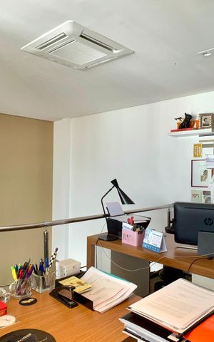 Apartamento à venda com 165m², 2 quartos e 3 vagas Apartamento à venda com 165m², 2 quartos e 3 vagasEscritório