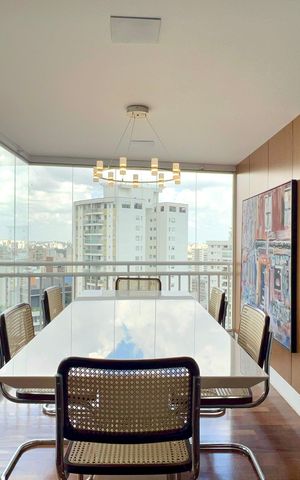 Apartamento à venda com 165m², 2 quartos e 3 vagas Apartamento à venda com 165m², 2 quartos e 3 vagasSala de Jantar