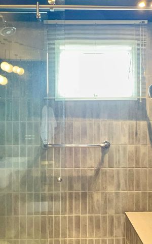Apartamento à venda com 165m², 2 quartos e 3 vagas Apartamento à venda com 165m², 2 quartos e 3 vagasBanheiro da Suíte 2