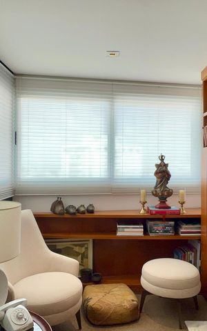 Apartamento à venda com 165m², 2 quartos e 3 vagas Apartamento à venda com 165m², 2 quartos e 3 vagasSala da Lareira