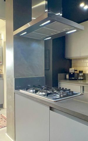 Apartamento à venda com 165m², 2 quartos e 3 vagas Apartamento à venda com 165m², 2 quartos e 3 vagasCozinha