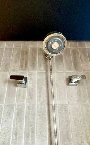 Apartamento à venda com 165m², 2 quartos e 3 vagas Apartamento à venda com 165m², 2 quartos e 3 vagasBanheiro da Suíte 2