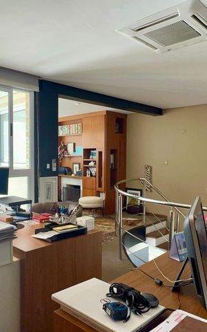 Apartamento à venda com 165m², 2 quartos e 3 vagas Apartamento à venda com 165m², 2 quartos e 3 vagasEscritório