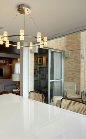 Apartamento à venda com 165m², 2 quartos e 3 vagas Apartamento à venda com 165m², 2 quartos e 3 vagasSala de Jantar