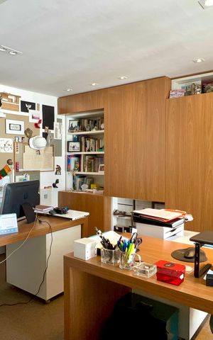 Apartamento à venda com 165m², 2 quartos e 3 vagas Apartamento à venda com 165m², 2 quartos e 3 vagasEscritório
