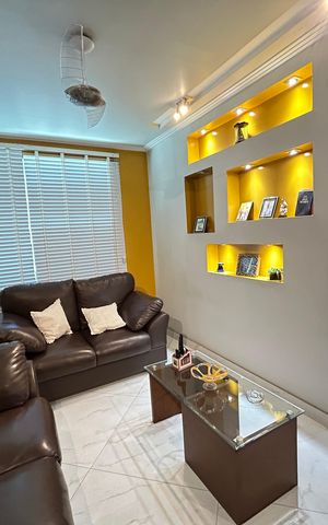 Casa de condomínio à venda com 400m², 4 quartos e 5 vagasSala