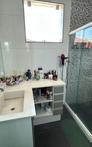 Casa de condomínio à venda com 400m², 4 quartos e 5 vagasBanheiro do Quarto 1 - Suíte