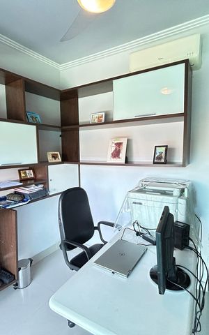 Casa de condomínio à venda com 400m², 4 quartos e 5 vagasEscritório