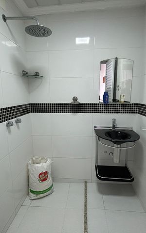 Casa de condomínio à venda com 400m², 4 quartos e 5 vagasBanheiro da área Gourmet