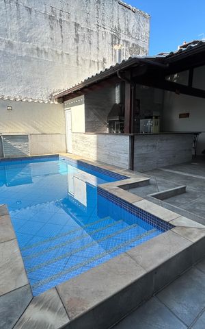 Casa de condomínio à venda com 400m², 4 quartos e 5 vagasPiscina