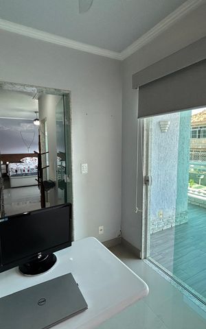 Casa de condomínio à venda com 400m², 4 quartos e 5 vagasEscritório