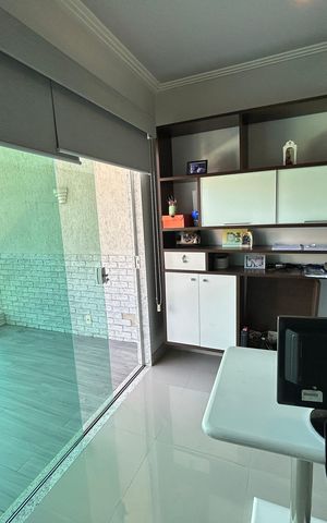 Casa de condomínio à venda com 400m², 4 quartos e 5 vagasEscritório