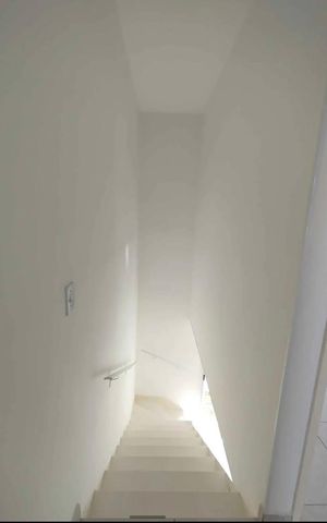 Casa de condomínio para alugar com 65m², 2 quartos e 1 vaga Casa de condomínio para alugar com 65m², 2 quartos e 1 vagaEscada