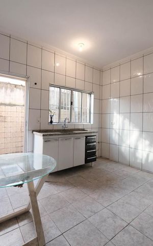 Casa para alugar com 200m², 4 quartos e 2 vagasCozinha
