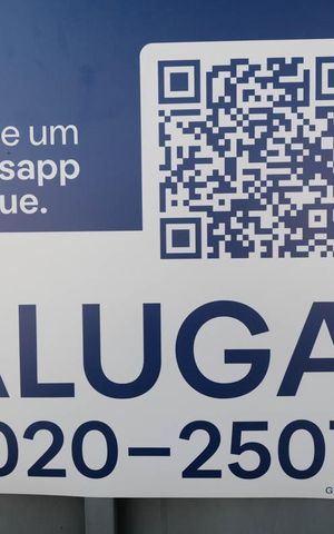 Casa para alugar com 200m², 4 quartos e 2 vagasFachada