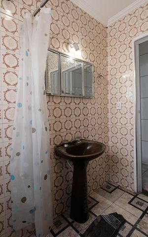 Casa para alugar com 200m², 4 quartos e 2 vagasBanheiro