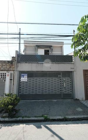 Casa para alugar com 200m², 4 quartos e 2 vagasFachada