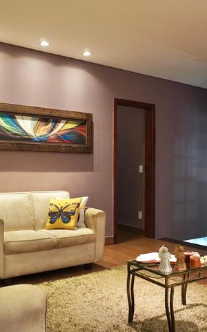 Casa à venda com 210m², 3 quartos e 3 vagas Casa à venda com 210m², 3 quartos e 3 vagasSala
