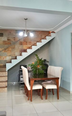 Casa à venda com 210m², 3 quartos e 3 vagas
