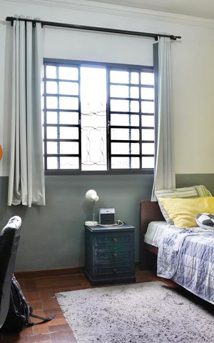Casa à venda com 210m², 3 quartos e 3 vagas Casa à venda com 210m², 3 quartos e 3 vagasQuarto 1
