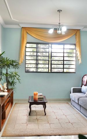 Casa à venda com 210m², 3 quartos e 3 vagas